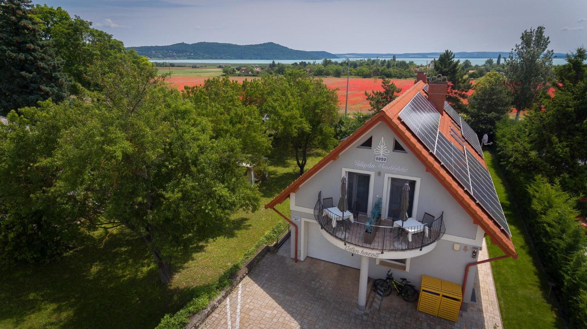 Tulipán vendégház Orvenyes Esterno foto